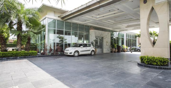 Oodles Hotel New Delhi Bagian luar foto