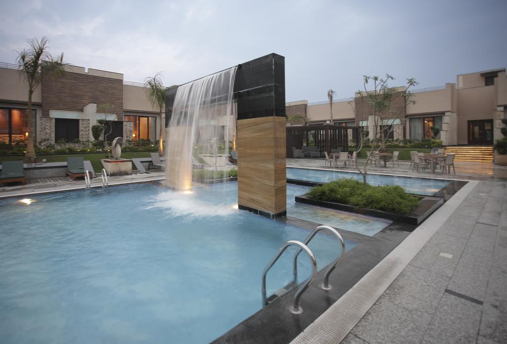 Oodles Hotel New Delhi Bagian luar foto