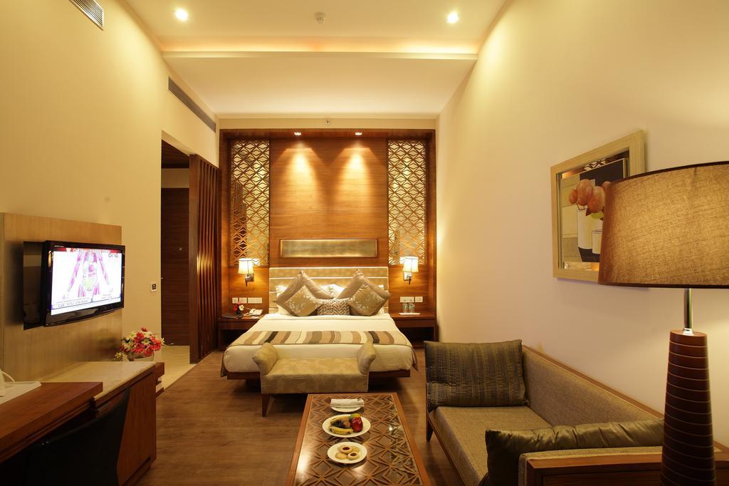 Oodles Hotel New Delhi Bagian luar foto