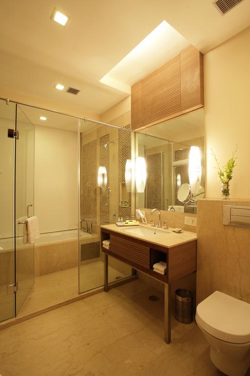 Oodles Hotel New Delhi Bagian luar foto