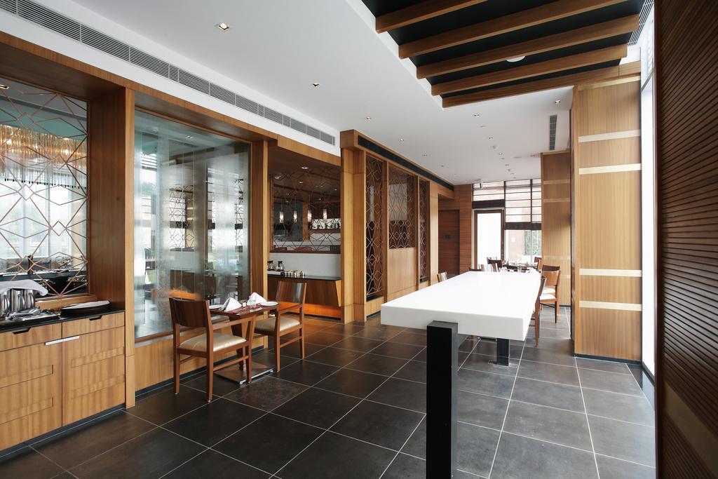 Oodles Hotel New Delhi Bagian luar foto